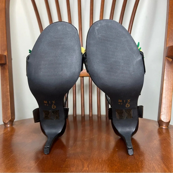 Mix No. 6 Aeradia Floral Faux Leather Appliqué Stiletto High Heels Encanto Vibe - Picture 5 of 9